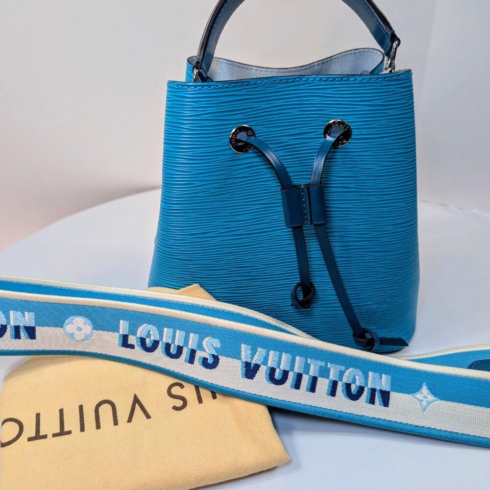 Louis Vuitton Noé BB Bag in Epi Leather with LV Strap and Charm - Picture 16 of 17